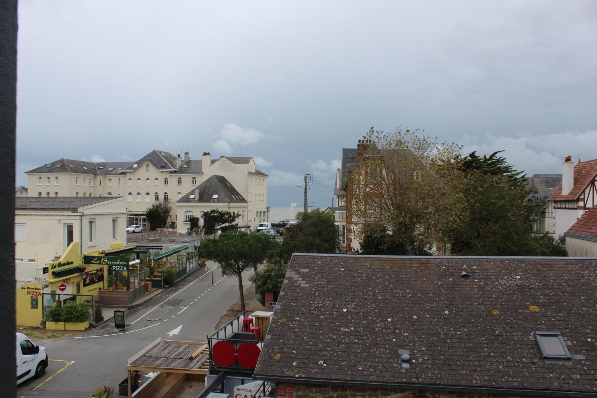 Hotel Des Pins Jullouville-les-Pins Szoba fotó