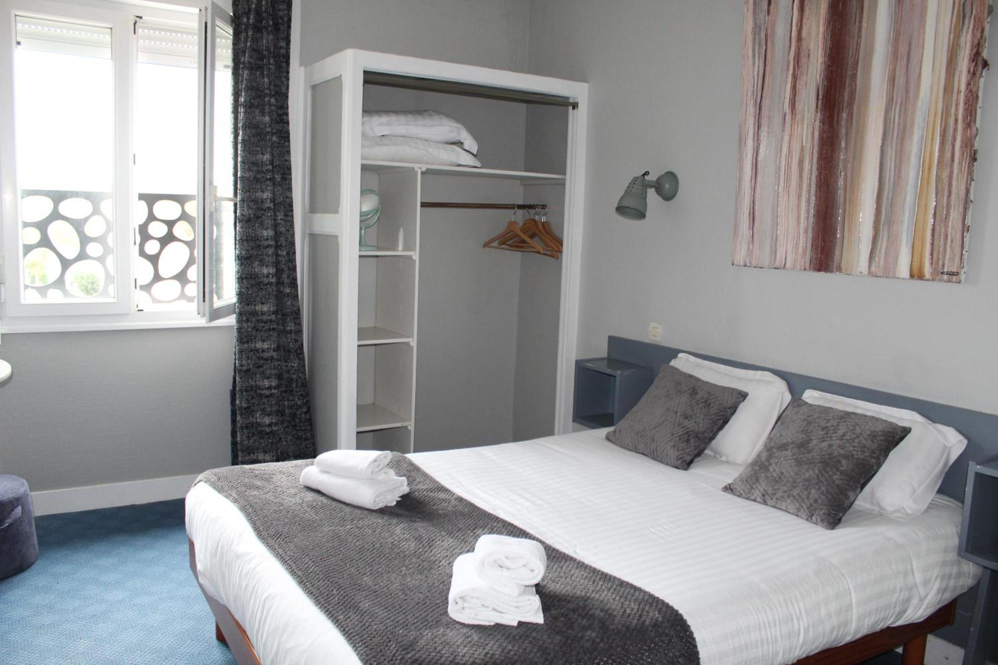 Hotel Des Pins Jullouville-les-Pins Szoba fotó