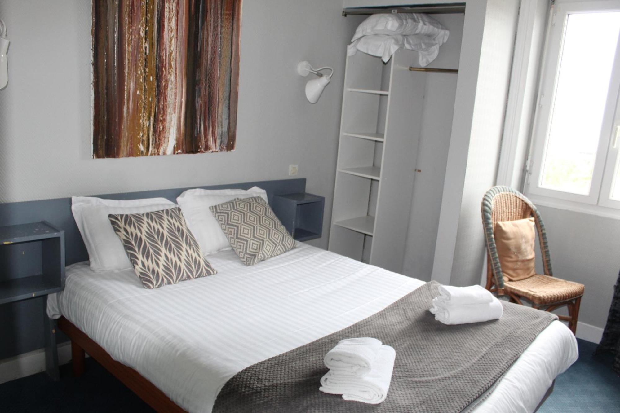 Hotel Des Pins Jullouville-les-Pins Szoba fotó